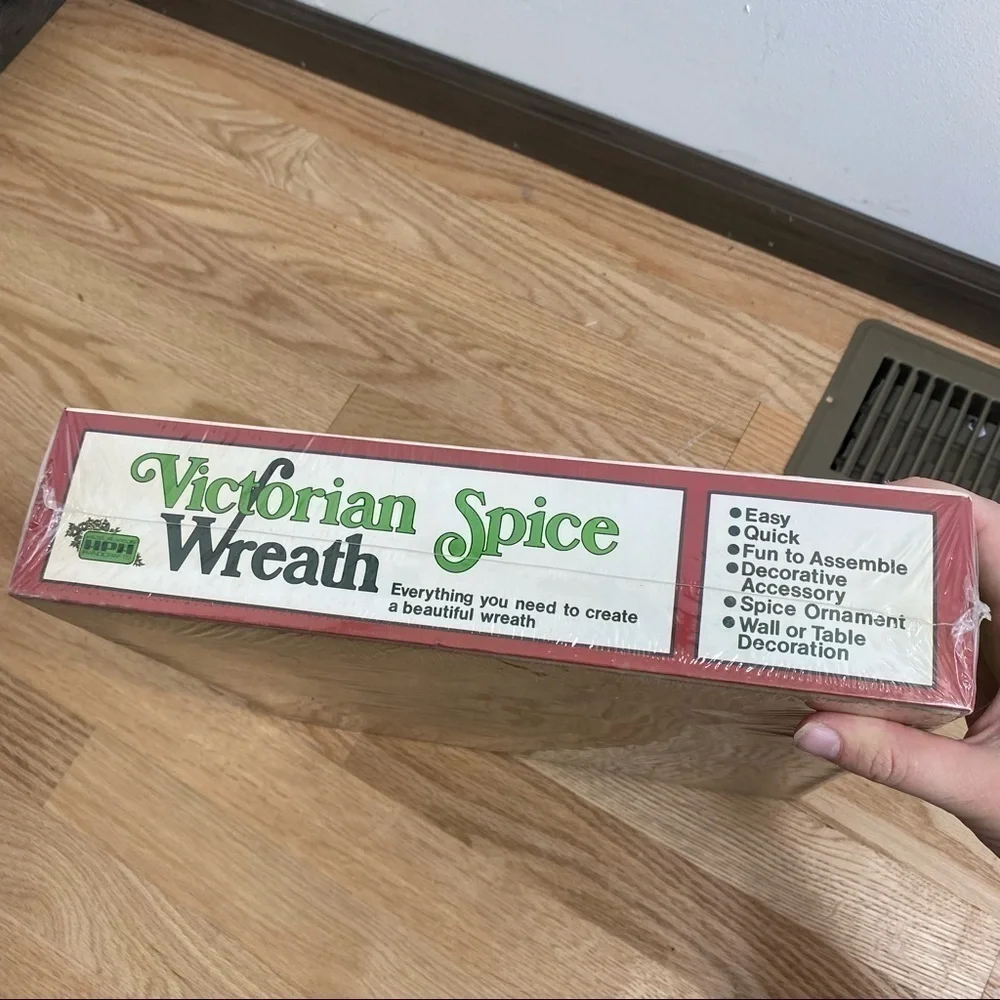 Vintage Christmas Victorian Spice Wreath Craft Kit NEW 19” Diameter